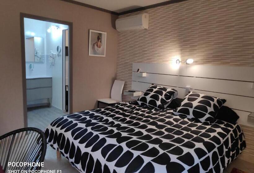 スタンダードルーム, La Peyrova