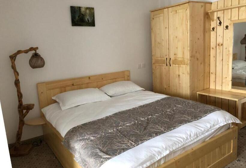 标准间带阳台, Domeniul Valea Lupilor Pensiunea Valea Cu Struti