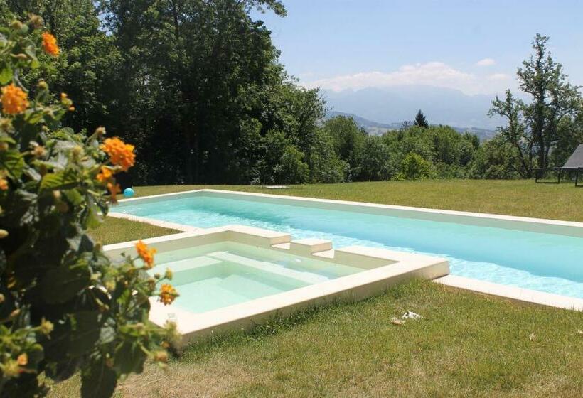 בקתת חדר, Les Chalets De Ludran