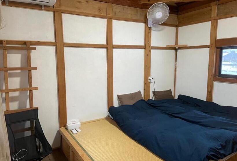 Apartament 2 Dormitoris, Gypsy Takashima