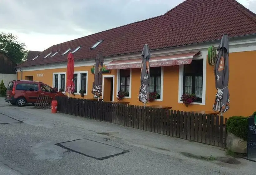 スタンダードトリプルルーム, Ubytování Jeřábek
