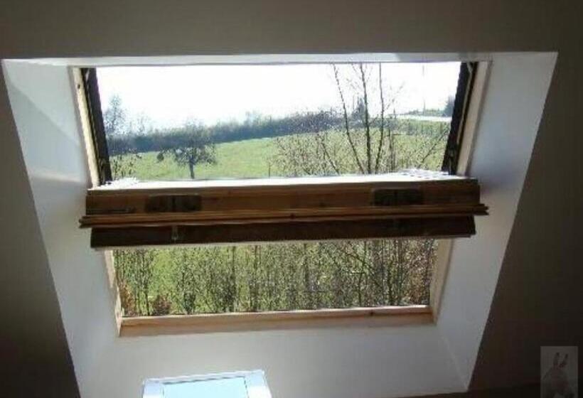 חדר משפחתי, Gîte De La Cour