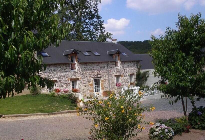 Дом 3 Спальни, Gîte De La Cour