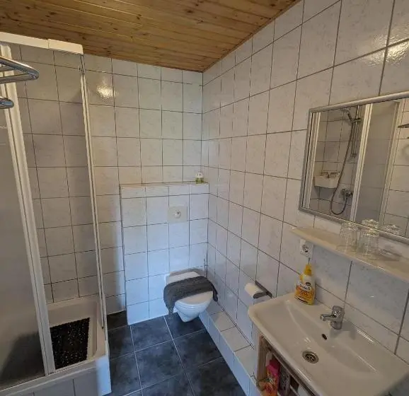 Camera Standard, Haus Kathan