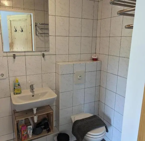 Camera Familiare, Haus Kathan