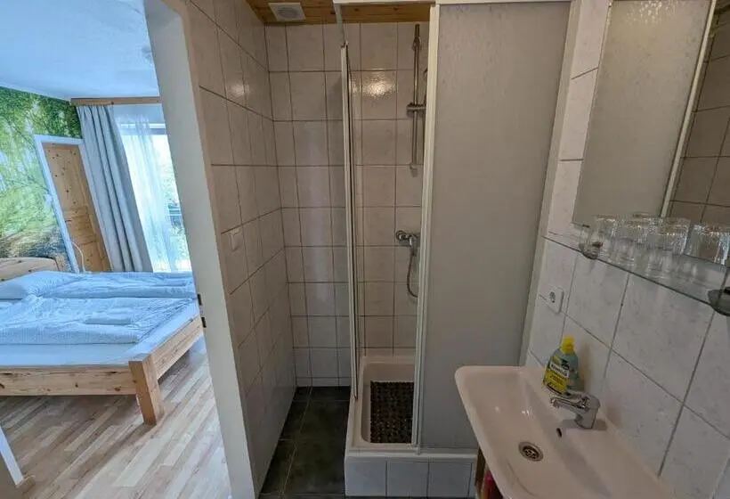 Camera Familiare, Haus Kathan