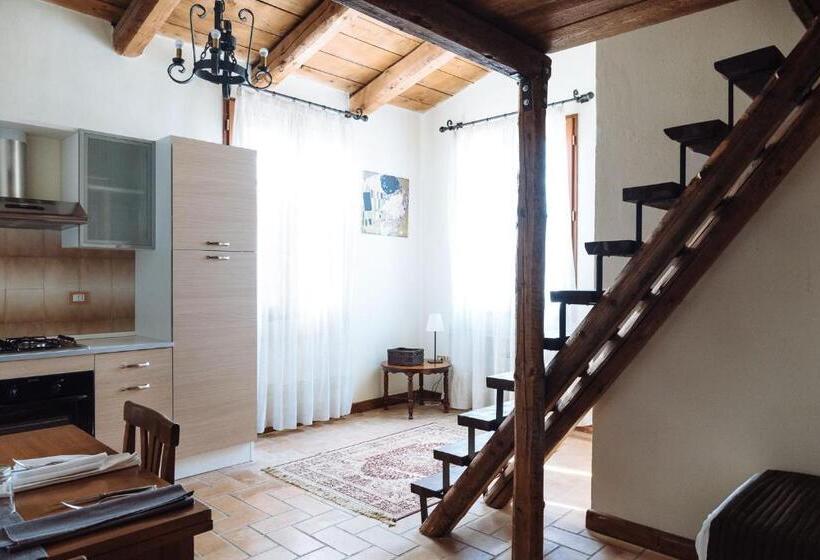 جناح جونيور, Il Castellaro