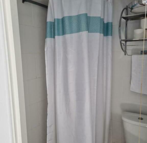 标准单人间, Royal Oak