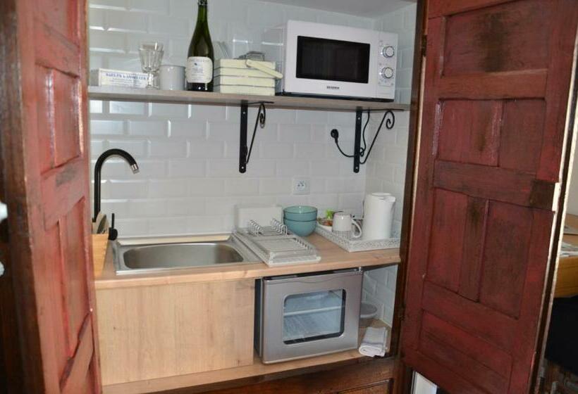 غرفة قياسية مزوَّدة بتراس, ô Sources