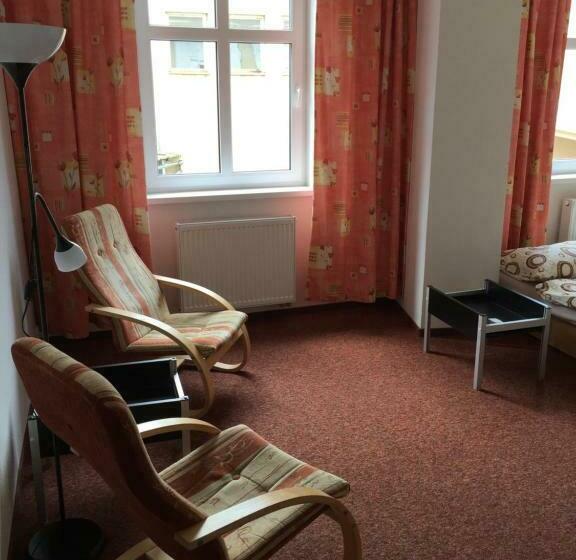 침실 2개 스위트, Pod Stráží