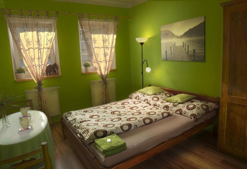 스탠다드 룸, Pod Stráží