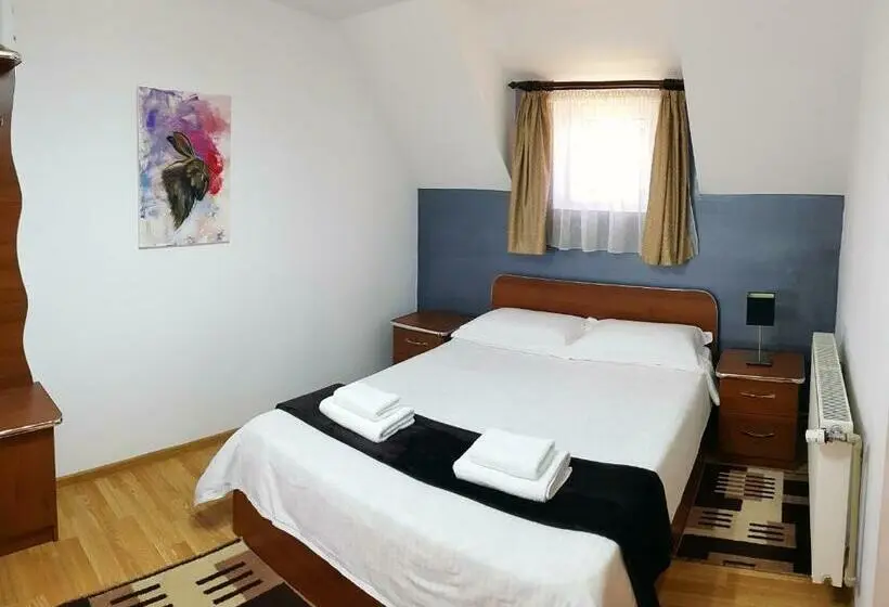 スタンダードルーム, Dmc House