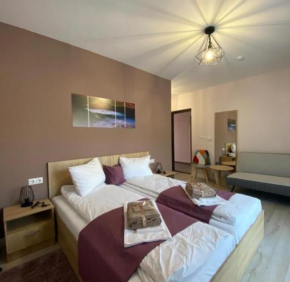 Номер Стандарт Трехместный, Pensiunea Roua Muntilor