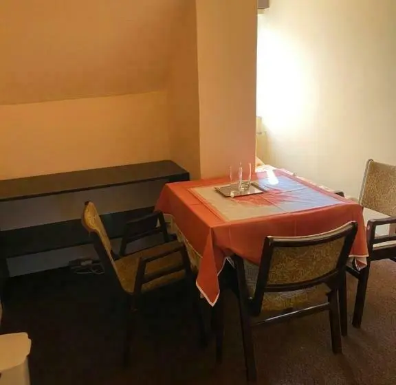 Classic Neljän Hengen Huone, Restaurant Motel Hana Barbara Gastro Sro