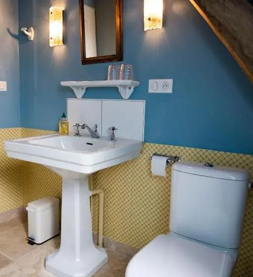 スタンダードルーム, Jan S Place In Burgundy