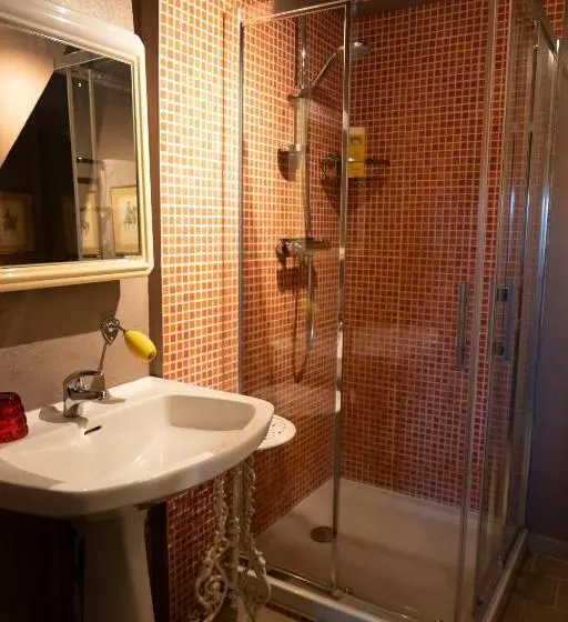 ファミリールーム, Jan S Place In Burgundy