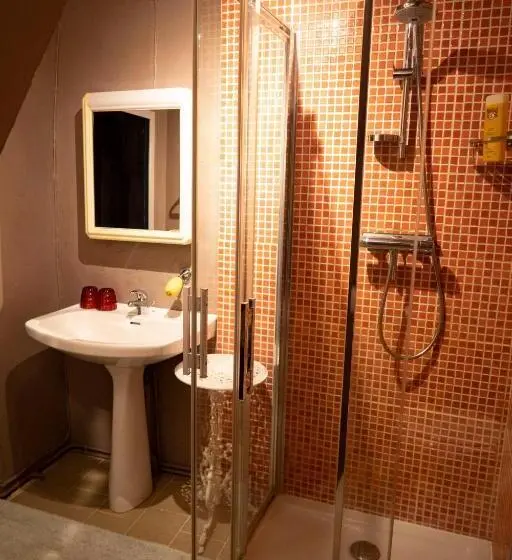 ファミリールーム, Jan S Place In Burgundy
