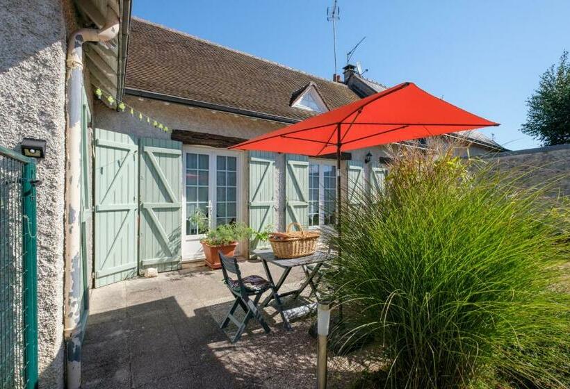 חדר משפחתי, Les Deux Anes