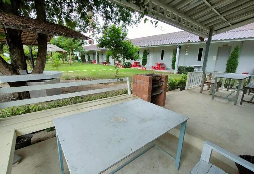 Family Room, บ้านไม้หอมบูติค สวนผึ้ง