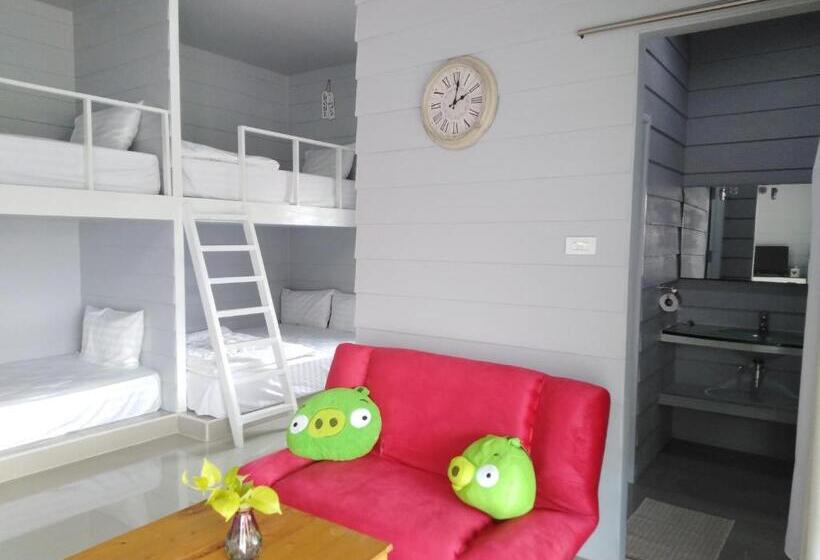 Семейный Номер, บ้านไม้หอมบูติค สวนผึ้ง