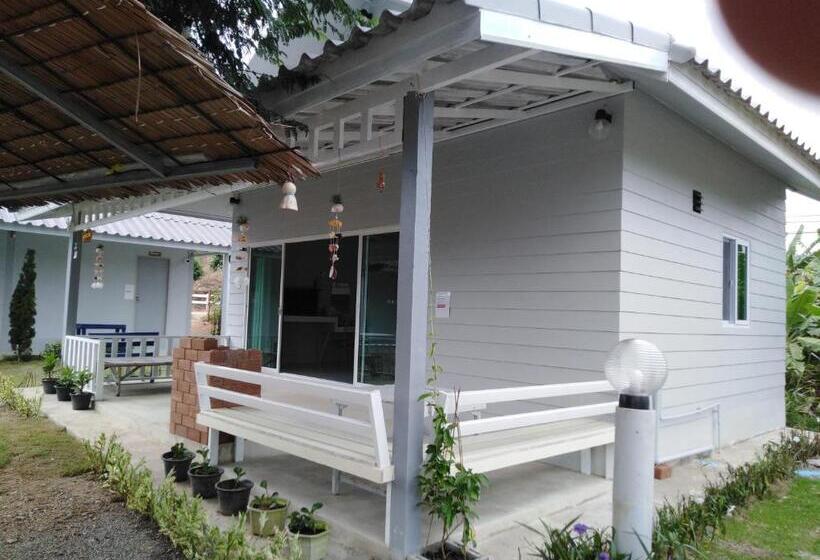 Family Room, บ้านไม้หอมบูติค สวนผึ้ง