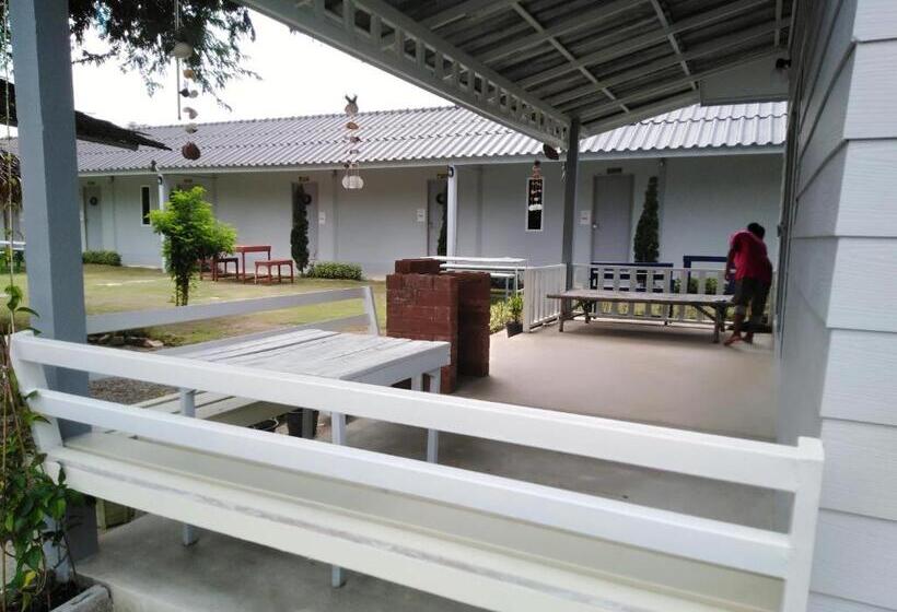 Family Room, บ้านไม้หอมบูติค สวนผึ้ง