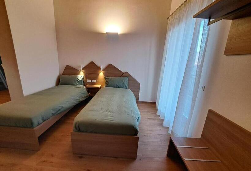 חדר קלאסי לארבעה, Agritur Clementi