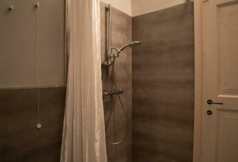 غرفة عائلية, Maso Caliari