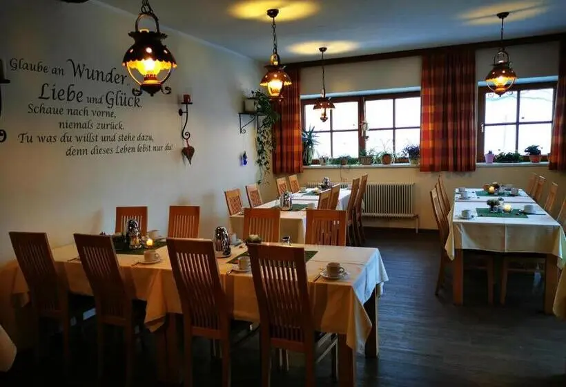 スタンダードトリプルルーム, Biobauernhof Und Ferienhaus Riederbauer