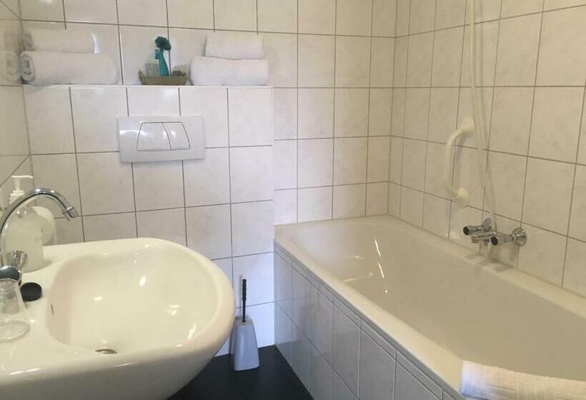 Номер Стандарт, Eetcafé  T Dûke Lûk