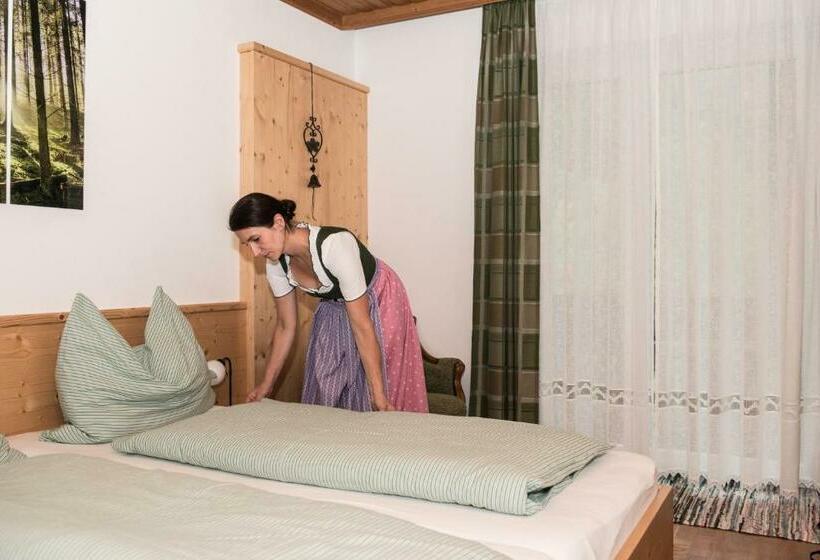 标准工作室, Lassingbauer