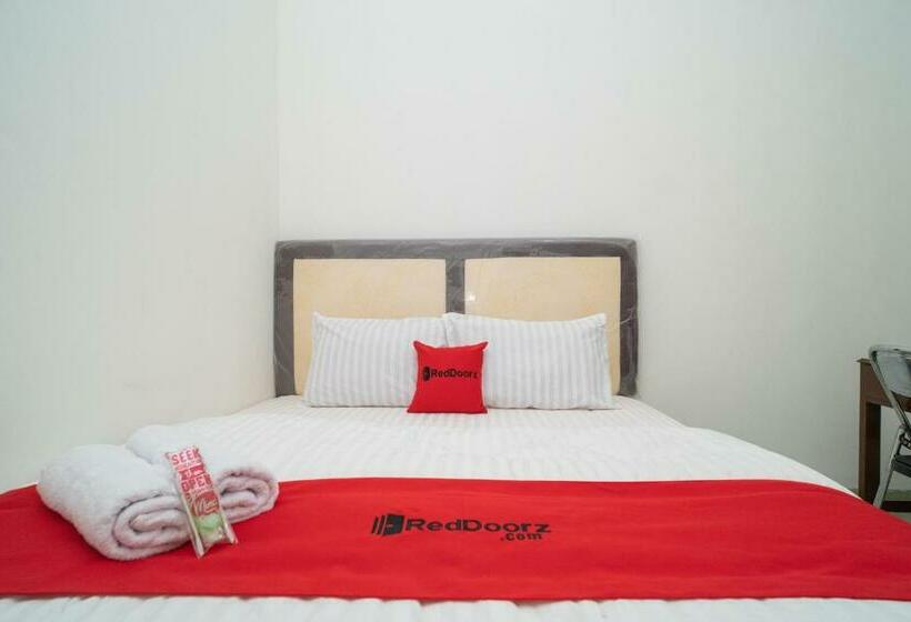 غرفة قياسية, Reddoorz Near Bundaran Ciceri