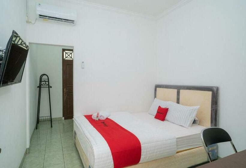 Номер Стандарт, Reddoorz Near Bundaran Ciceri