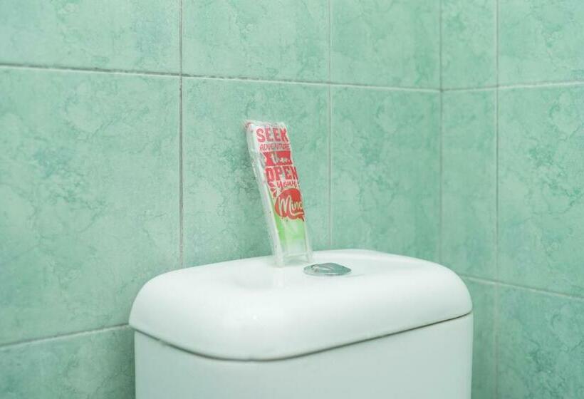 غرفة قياسية, Reddoorz Near Bundaran Ciceri