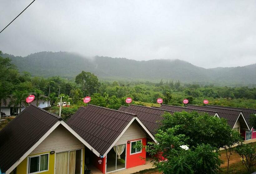 חדר סטנדרט לארבעה, Baan Rai Pray Rung Kaeng Krachan