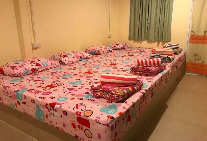 Standard Neljän Hengen Huone, Baan Rai Pray Rung Kaeng Krachan