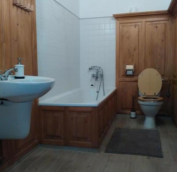 패밀리 룸, Bučický Mlýn