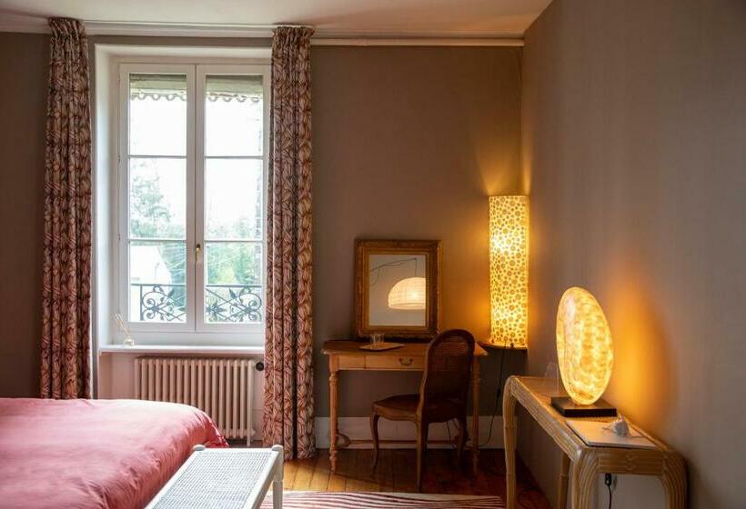 带大床的标准间, Clos Remy Maison D Hôtes