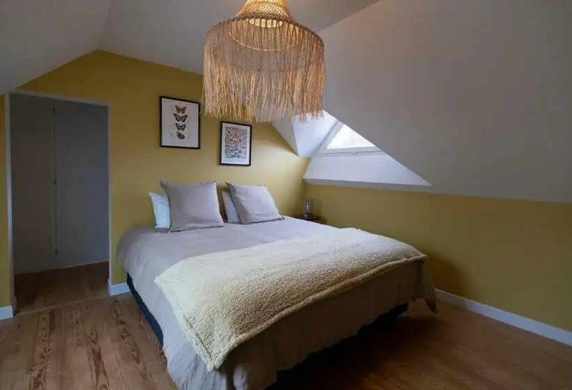 ガーデンビュースタンダードルーム, Domaine Des Pousses, Chambres D Hôtes Au Coeur D Un Village De Campagne