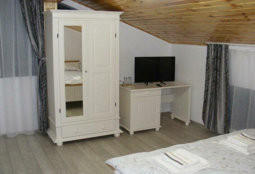 Quarto Familiar, Enigma Bucovinei