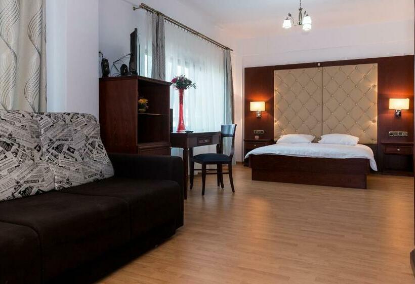 Quarto Familiar, Enigma Bucovinei