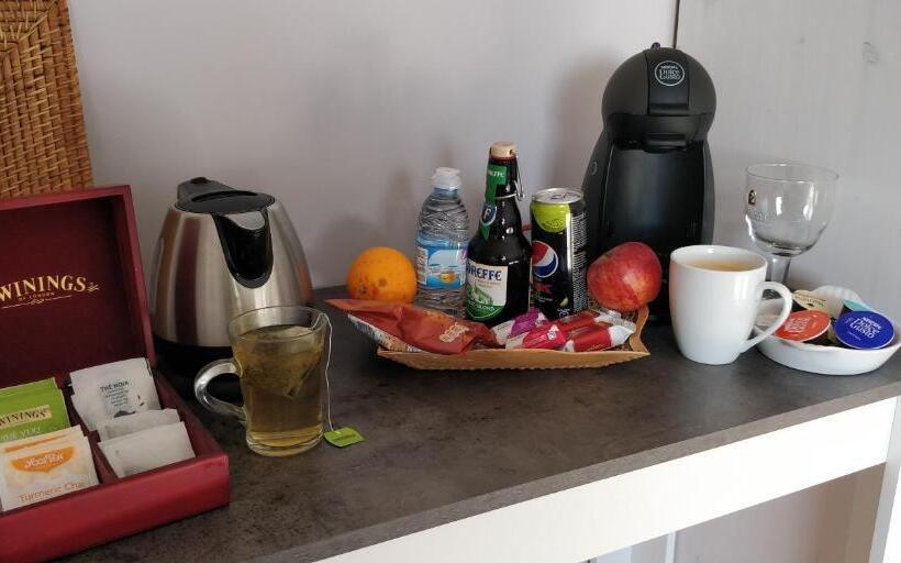 غرفة قياسية مطلّة علي الحديقة, Le Bordon