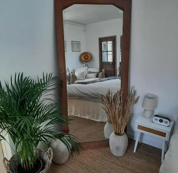 プールビュースタンダードルーム, Maison D Hôtes L évidence