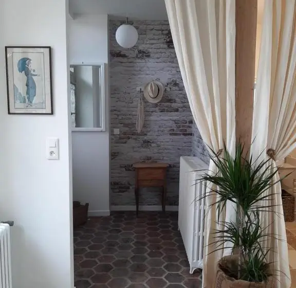 プールビュースタンダードルーム, Maison D Hôtes L évidence