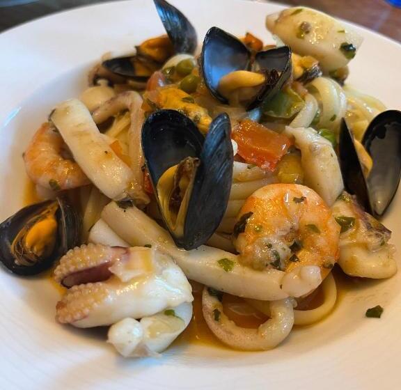 Трехместный Номер Стандарт Вид на Бассейн, Maison D Hôtes L évidence