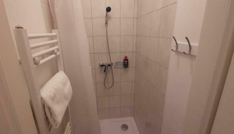 带共用浴室的标准房间, Schillers Landhaus