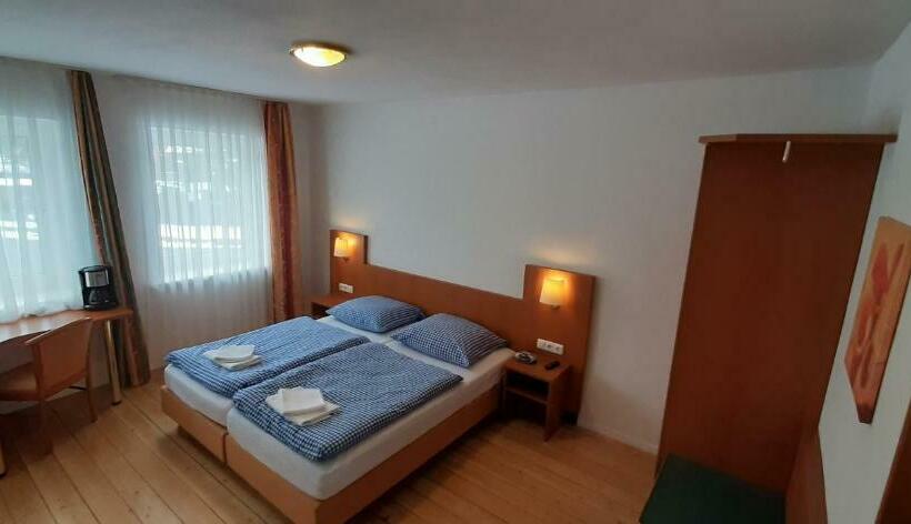 带共用浴室的标准房间, Schillers Landhaus