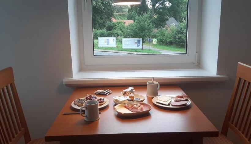 带共用浴室的标准房间, Schillers Landhaus