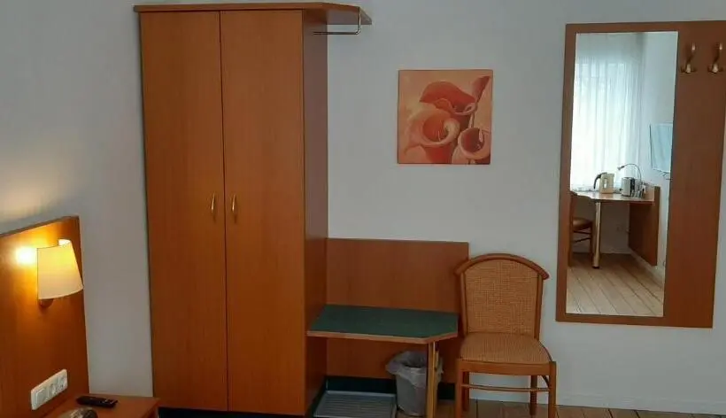 バスルーム共同エコノミー4人部屋, Schillers Landhaus