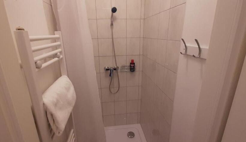 经济四人间 - 带共用浴室, Schillers Landhaus